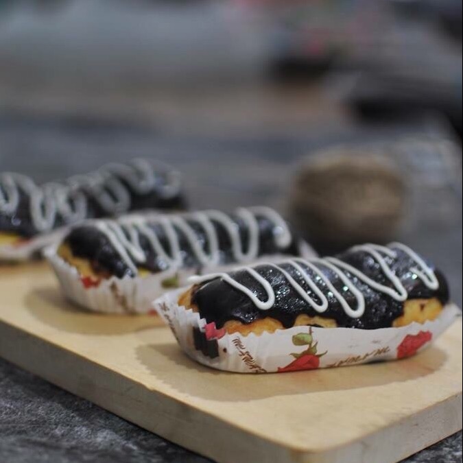 Eclair Doubleyou Cakes